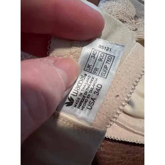 WACOAL Feather Full Figure Sheer-Embroidery Underwire Bra 85121 34D - Picture 3 of 5